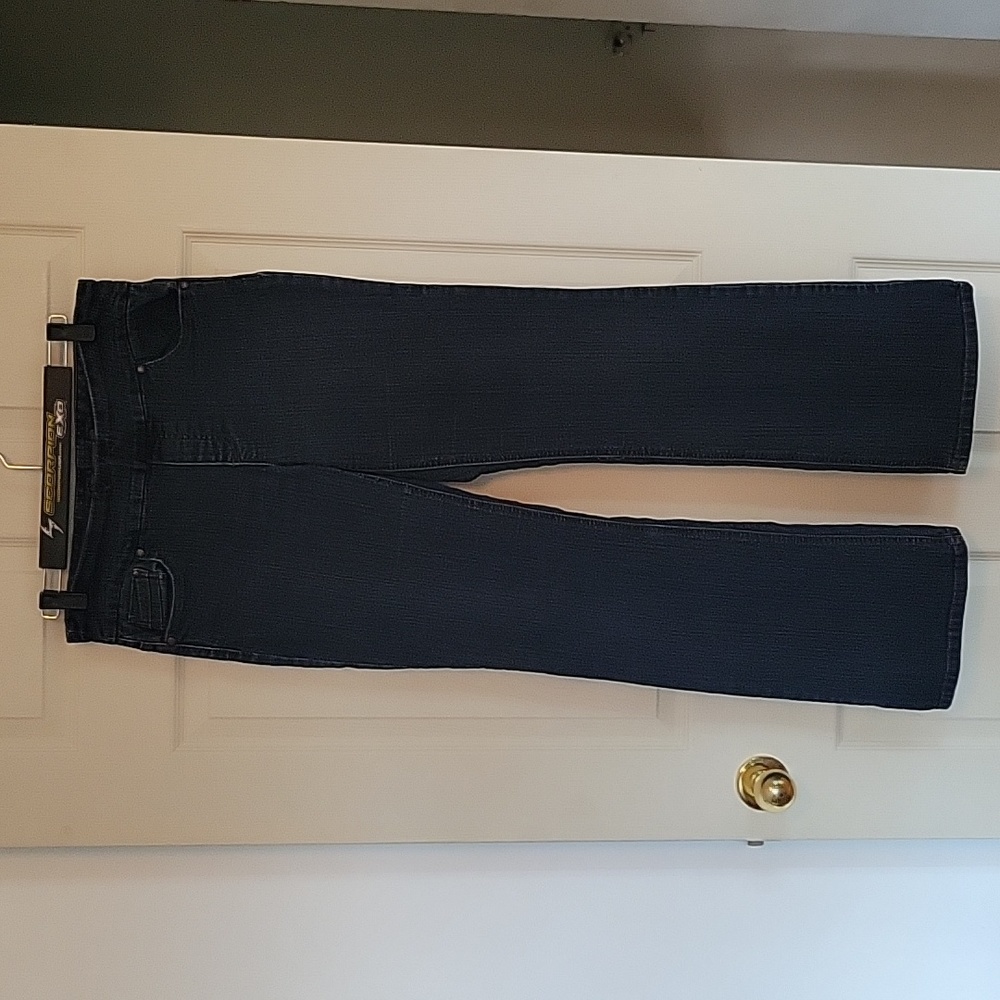 Womens pull-on stretch jean